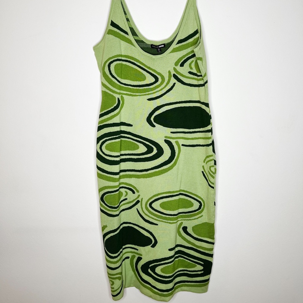 Fashion Nova 70s dress.